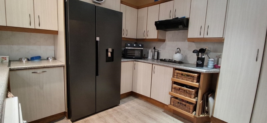 5 Bedroom Property for Sale in Nahoon Beach Eastern Cape